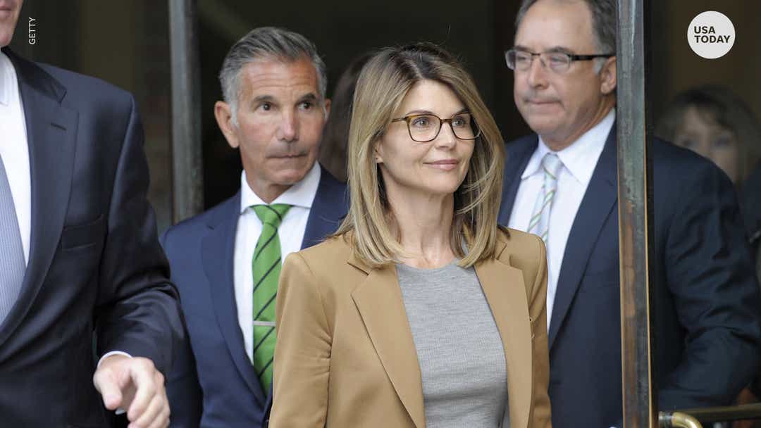 Lori Loughlin's lawyers: Federal prosecutors hid evidence in college admissions scandal - USA TODAY