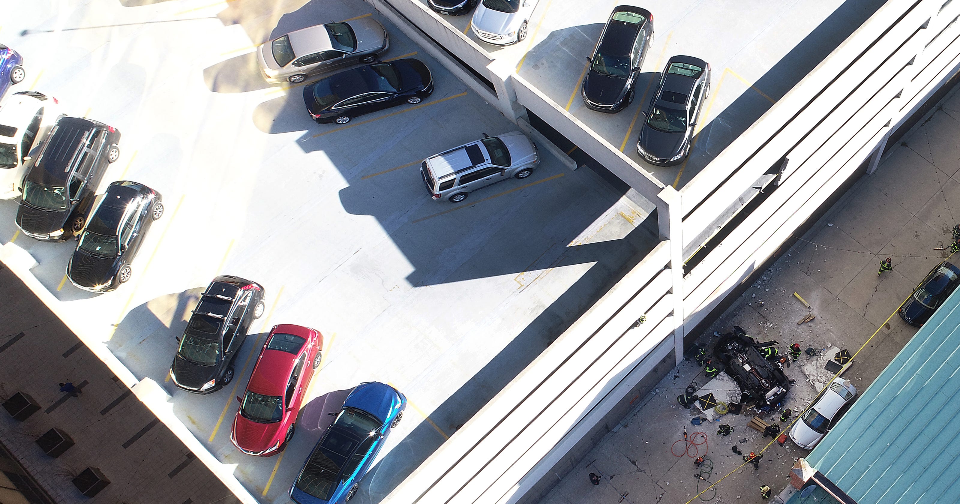 Vehicle falls from garage in Indianapolis 2 dead near City Market