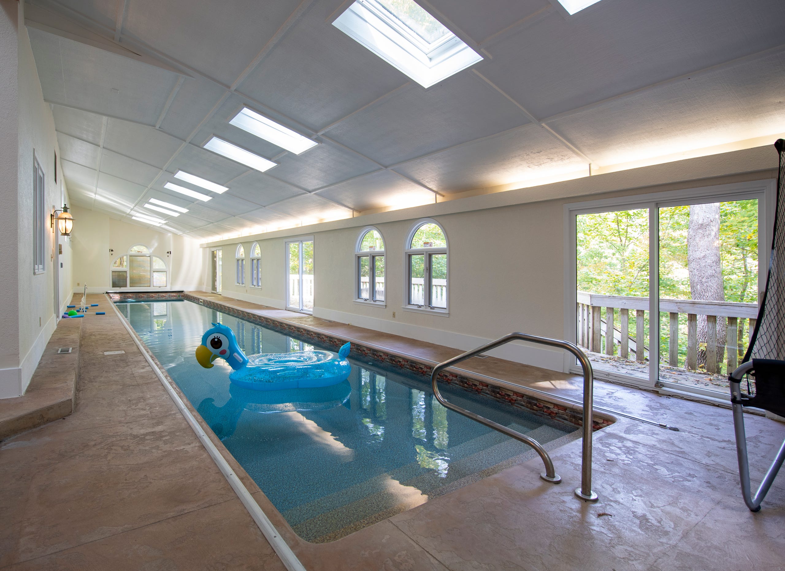 Indoor House Pool / 20 Beautiful Indoor Swimming Pool Designs / House plans with indoor pool.