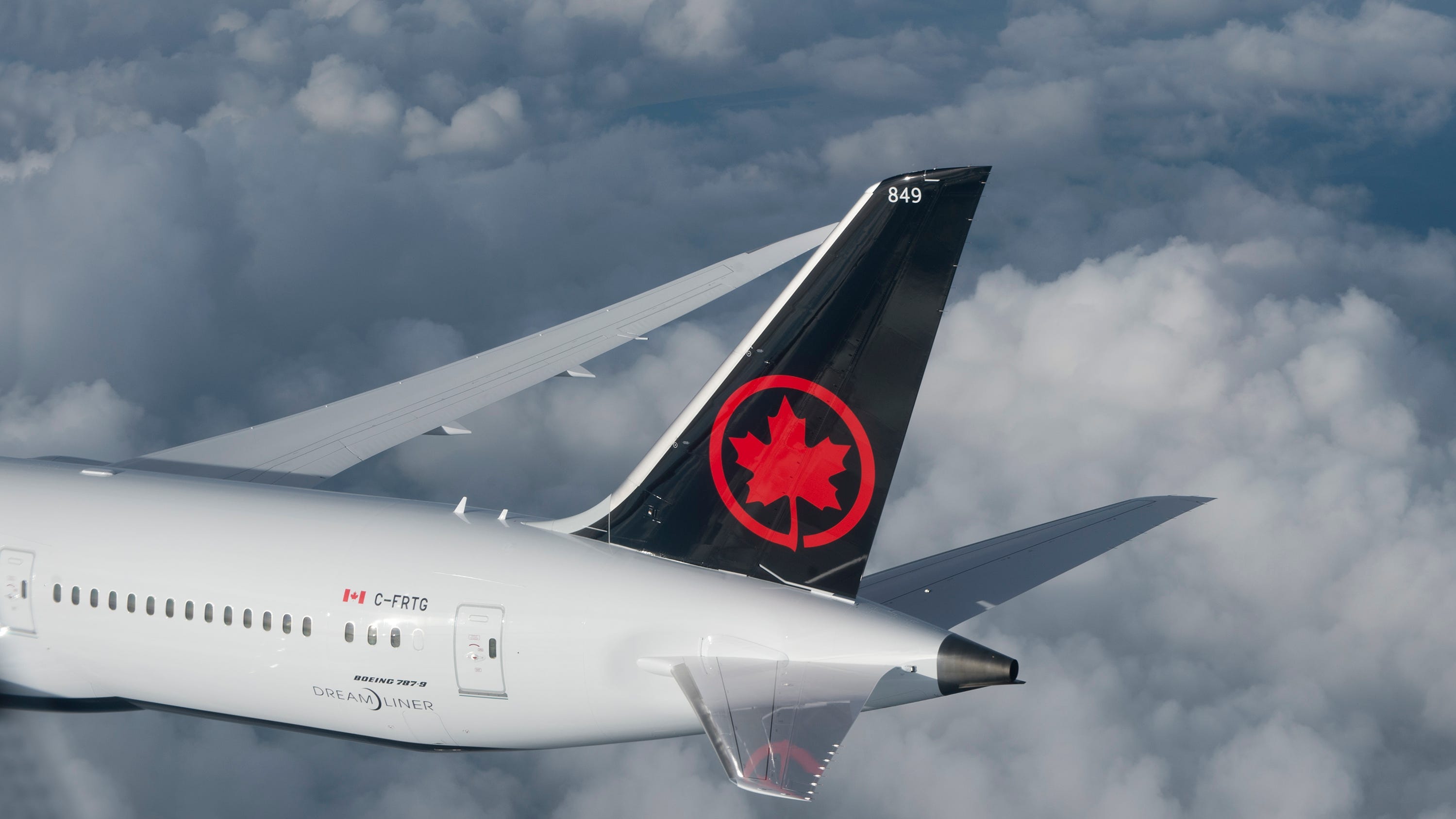 Coronavirus Travel Air Canada Lays Off 5 000 As Demand Plunges