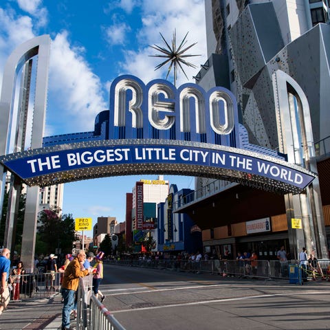  8/10/19 10:26:33 PM -- Reno, NV  --  The Reno Arc