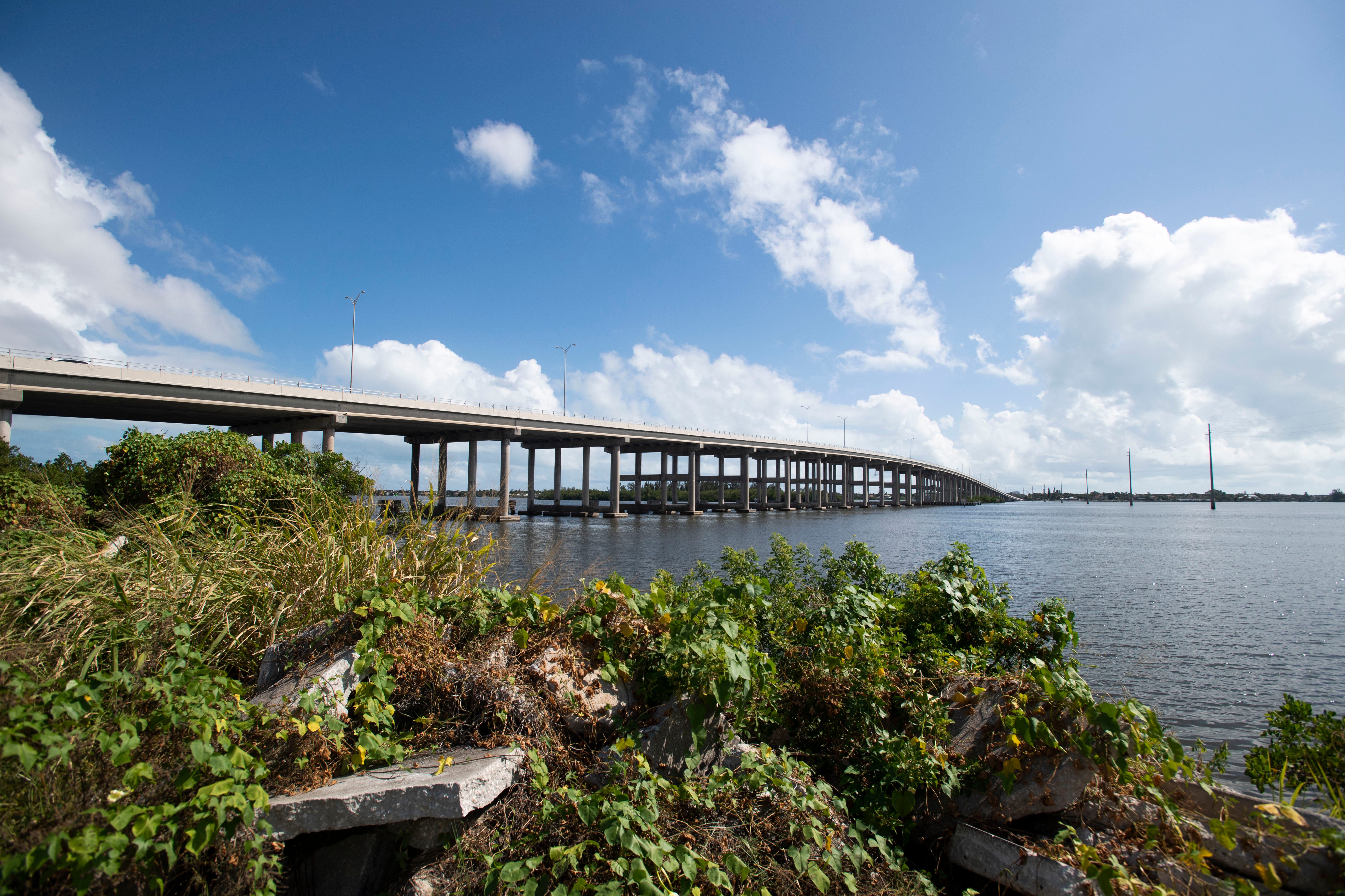 17th Street Bridge, Alma Lee Loy Bridge in Vero Beach gets new lights