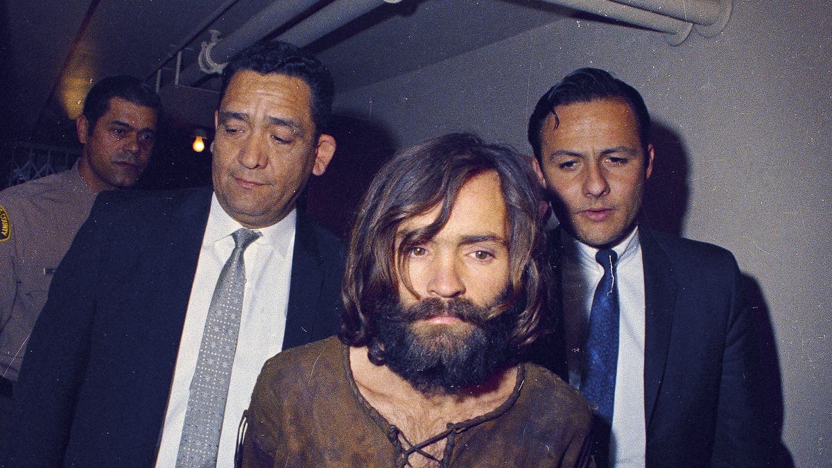 top-10-true-crime-books-of-all-time-according-to-members-of-goodreads