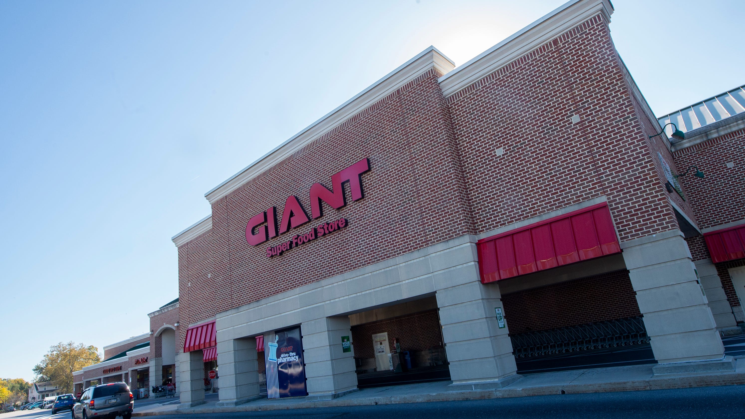 Giant President You Ll Find Food On Shelves But Buy Only What