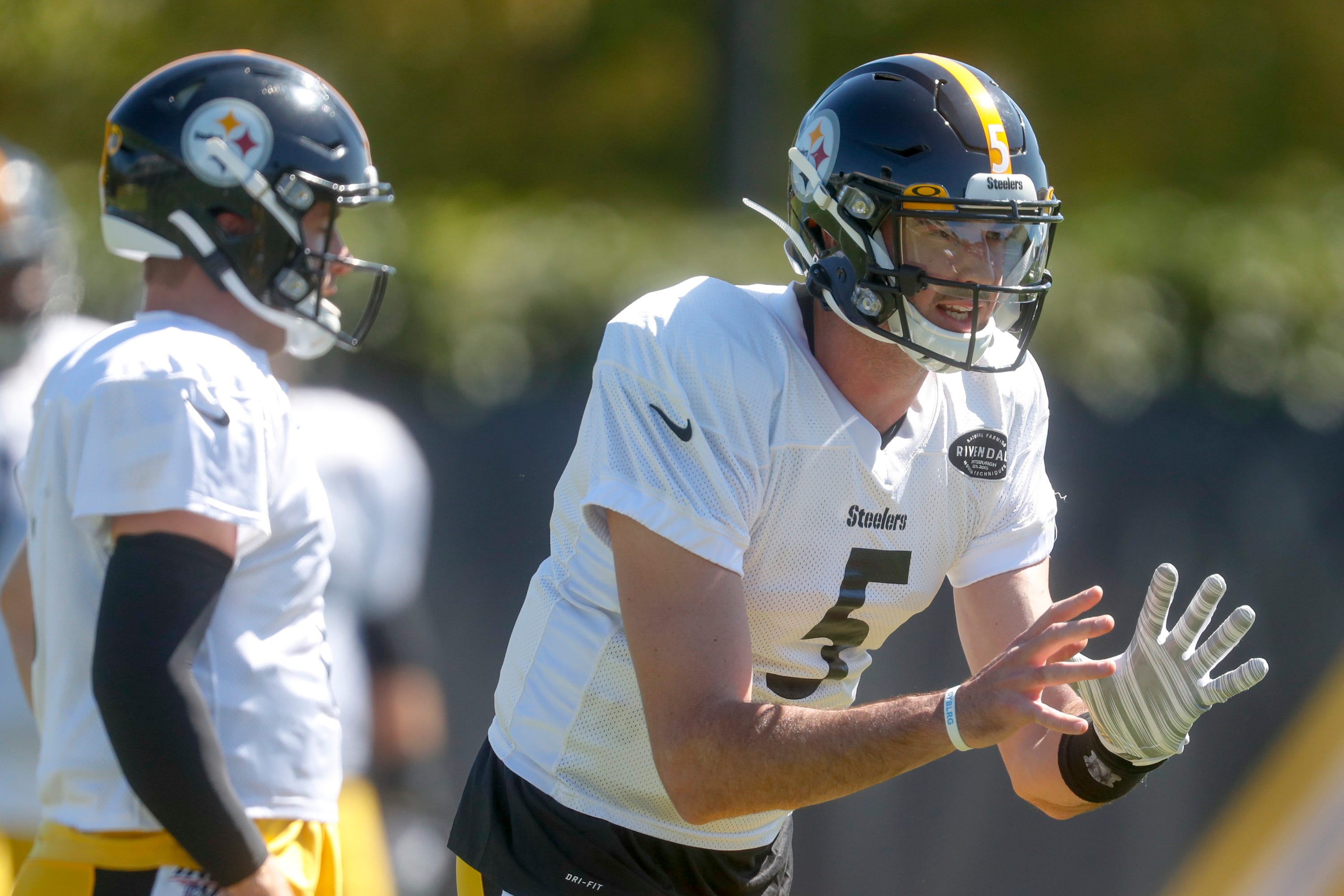 Pittsburgh Steelers: Paxton Lynch gets 