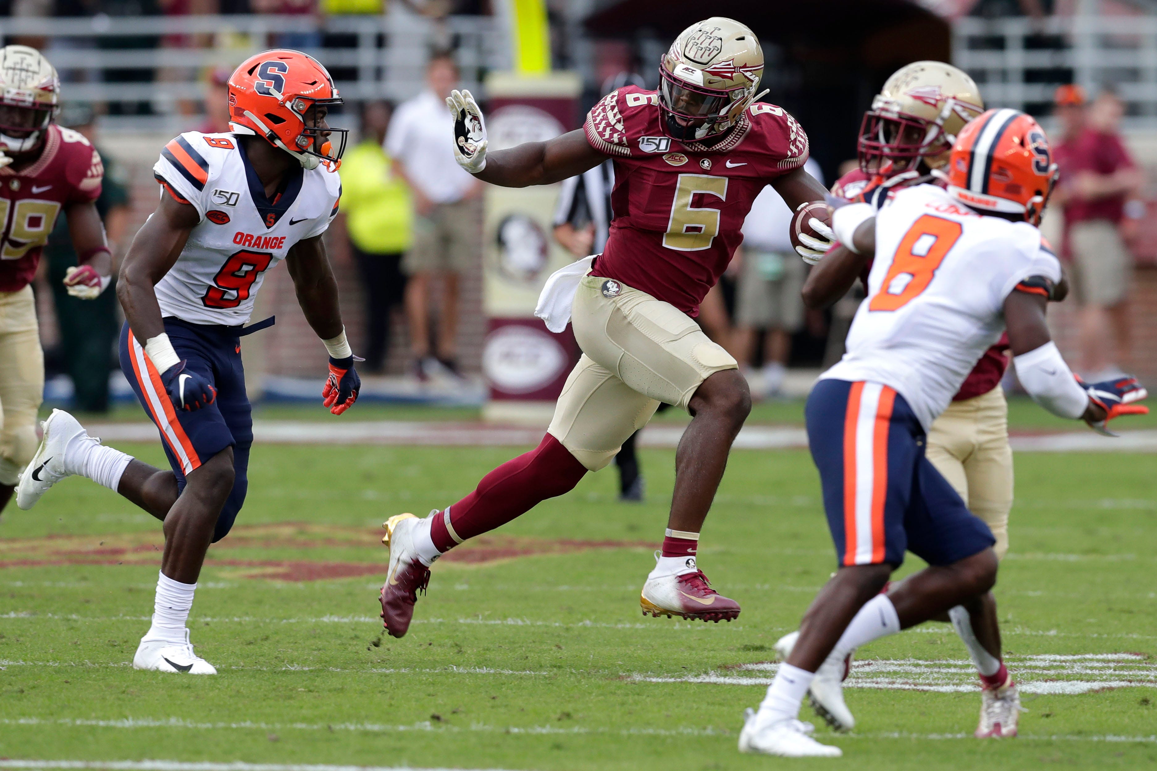 американский футболист регби. Crack football. лука модрич обои. Nfl американский футбол. адама траоре мускулы.