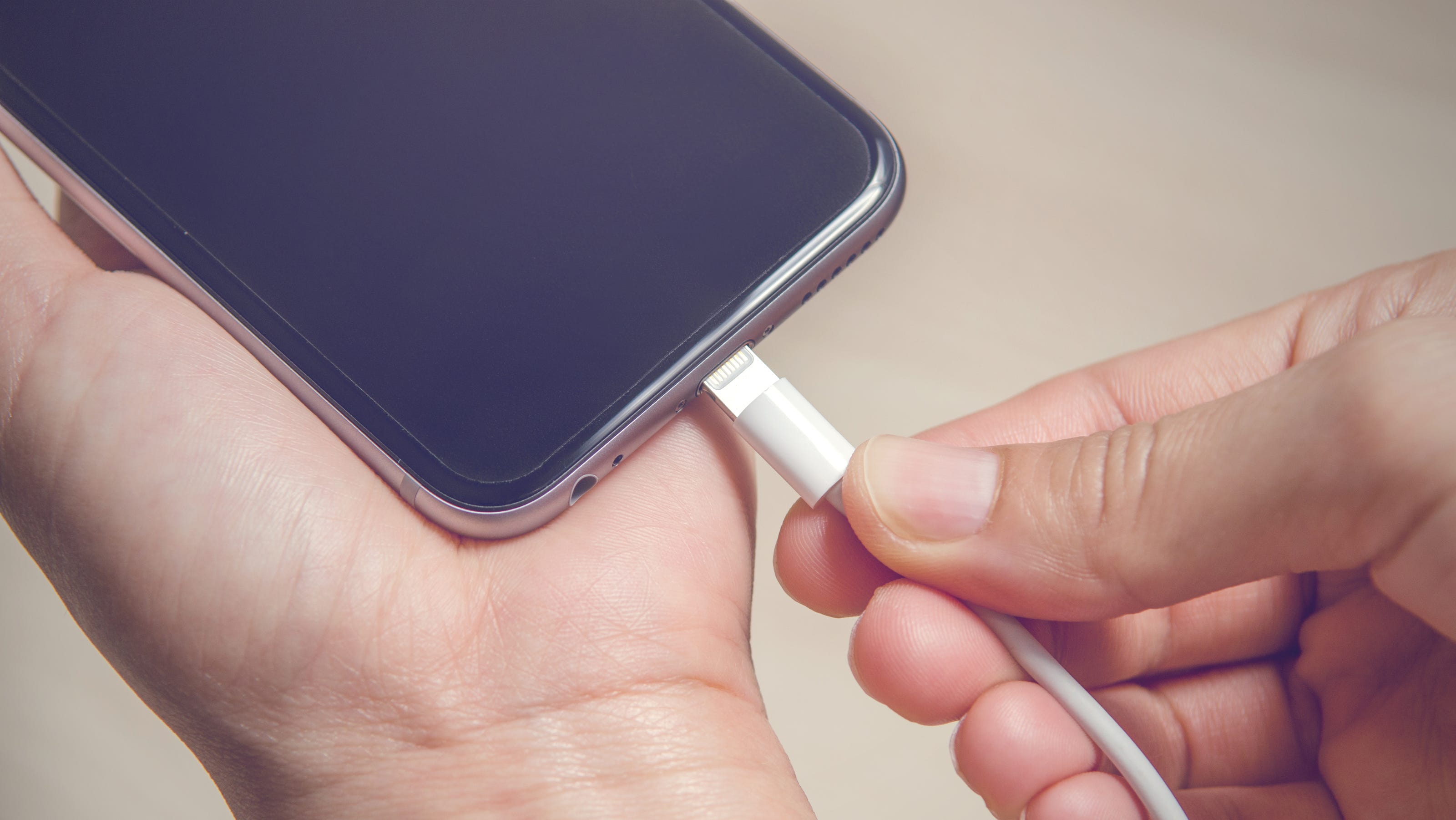 Report says iPhones will lose Lightning ports in 2021