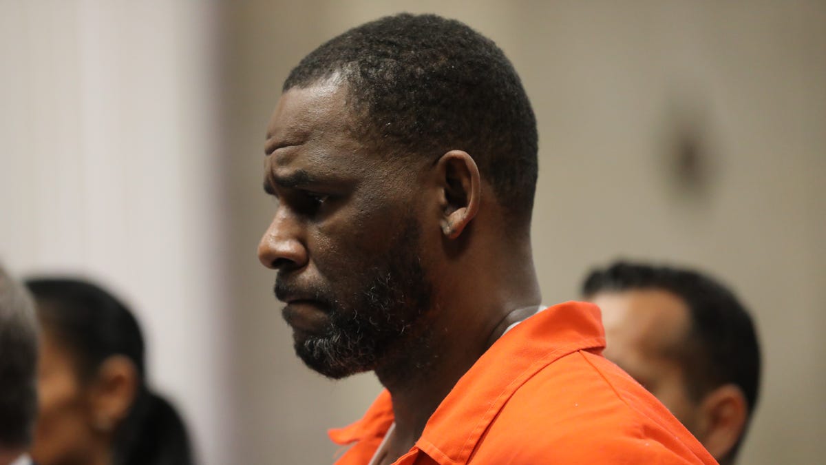 CHICAGO, IL -  SEPTEMBER 17:  Singer R. Kelly appears during a hearing at the Leighton Criminal Courthouse on September 17, 2019 in Chicago, Illinois.  Kelly is facing multiple sexual assault charges and is being held without bail.   (Photo by Antonio Perez - Pool via Getty Images) ORG XMIT: 775407716 ORIG FILE ID: 1168903006