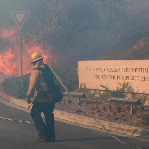 Firefighters battle to protect the Reagan Library 