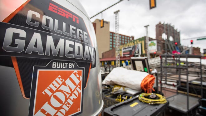 Espn S Maria Taylor On College Gameday Coming To Memphis