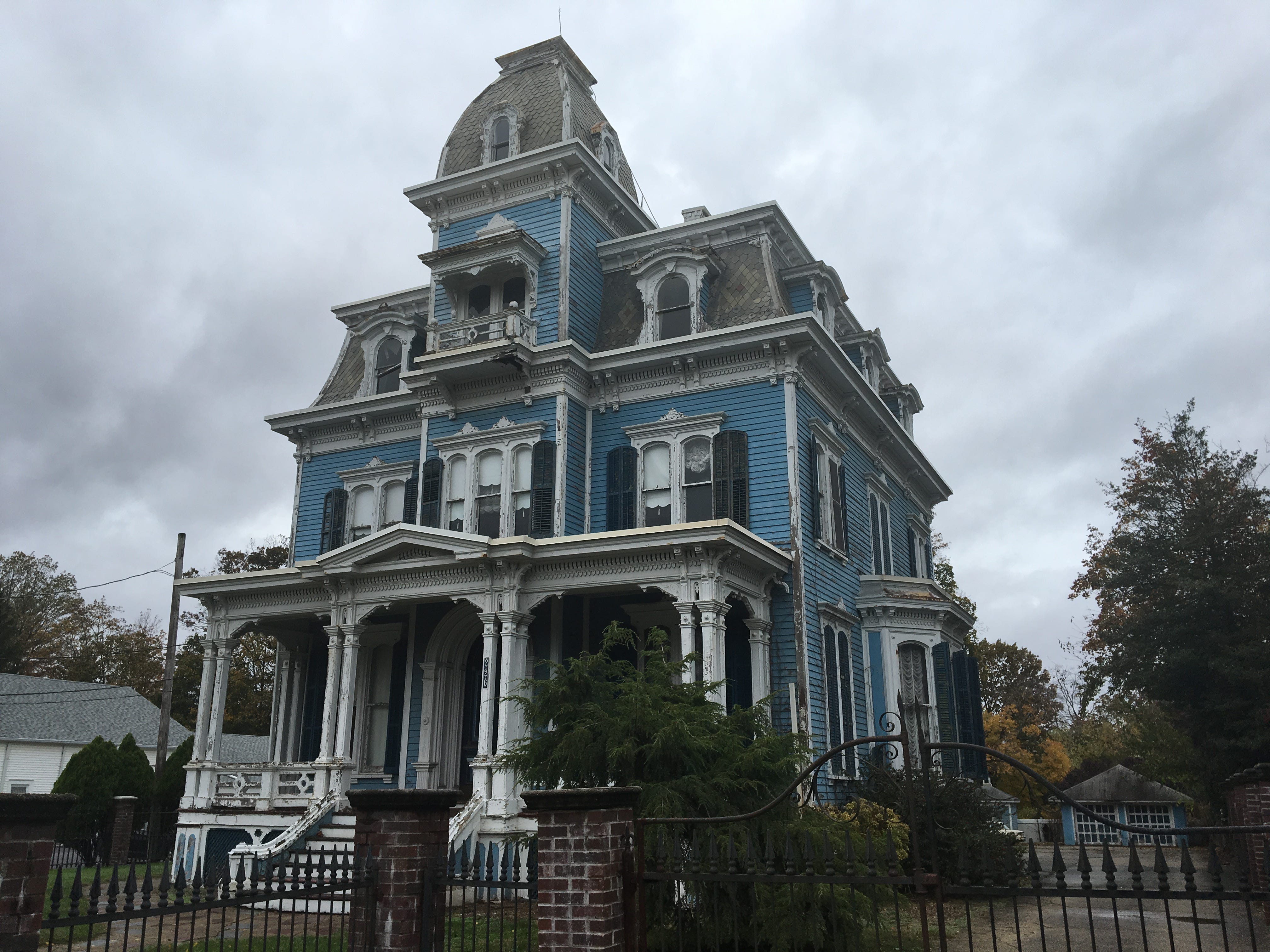 Matawan's 'Blue House' Facelift for eyesore, but history suffering?