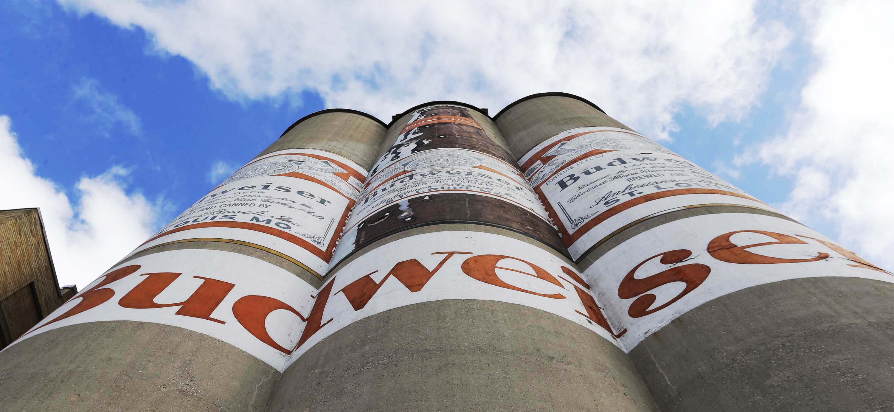 Manitowoc Budweiser silos have new look with Briess logo, design