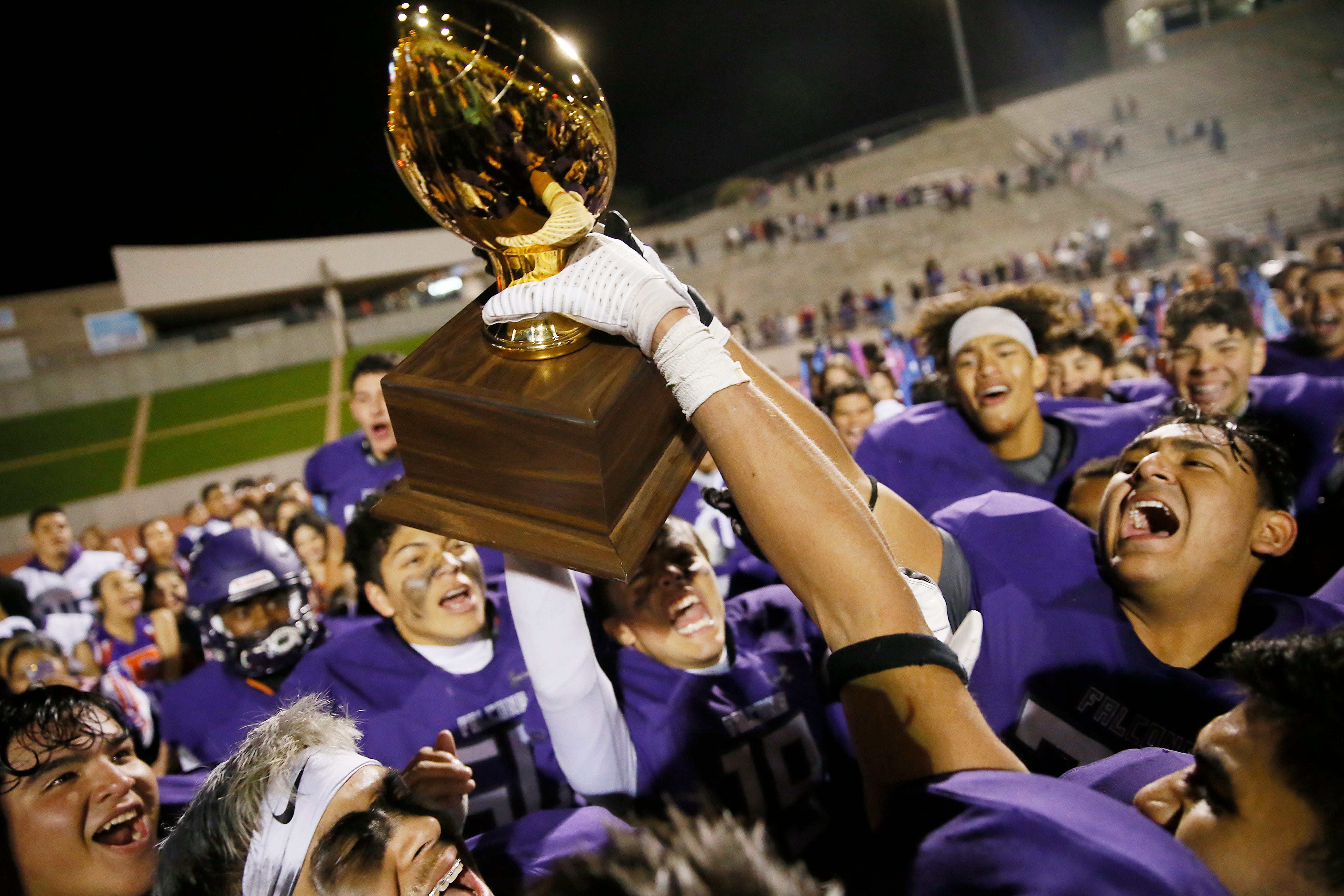 El Paso high school football Eastlake stays perfect in District 15A