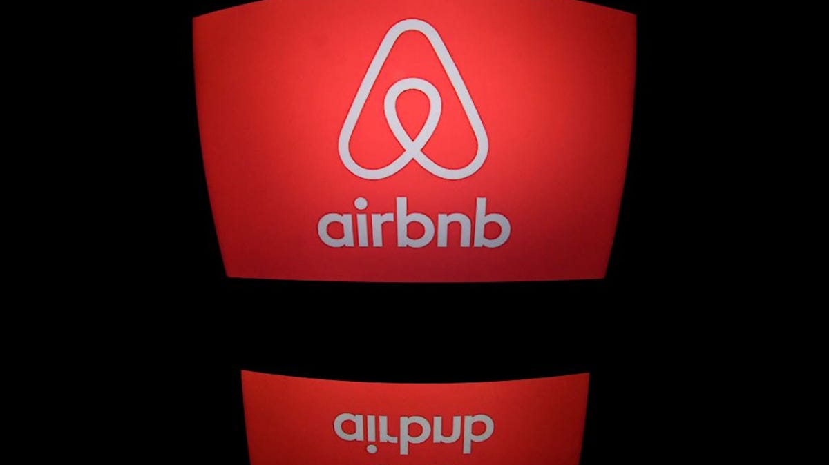 This picture taken on march 2, 2017, shows the logo of online lodging service Airbnb displayed on a computer screen in Paris. (Photo by Lionel BONAVENTURE / AFP)        (Photo credit should read LIONEL BONAVENTURE/AFP via Getty Images)