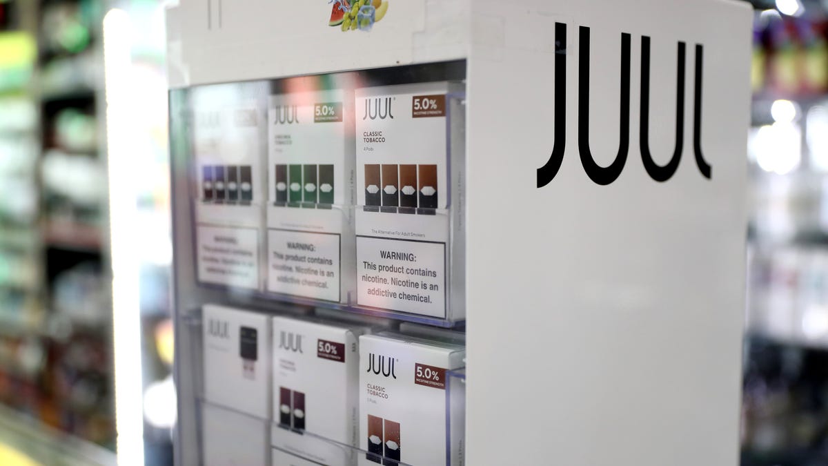 Juul peut vendre son appareil de vapotage et ses dosettes comme poids de la cour Interdiction de la FDA