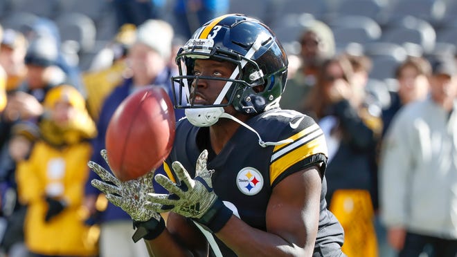 Pittsburgh Steelers wide receiver James Washington (13) tries to make a catch against the Indianapolis Colts on Sunday, Nov. 3, 2019, in Pittsburgh.
