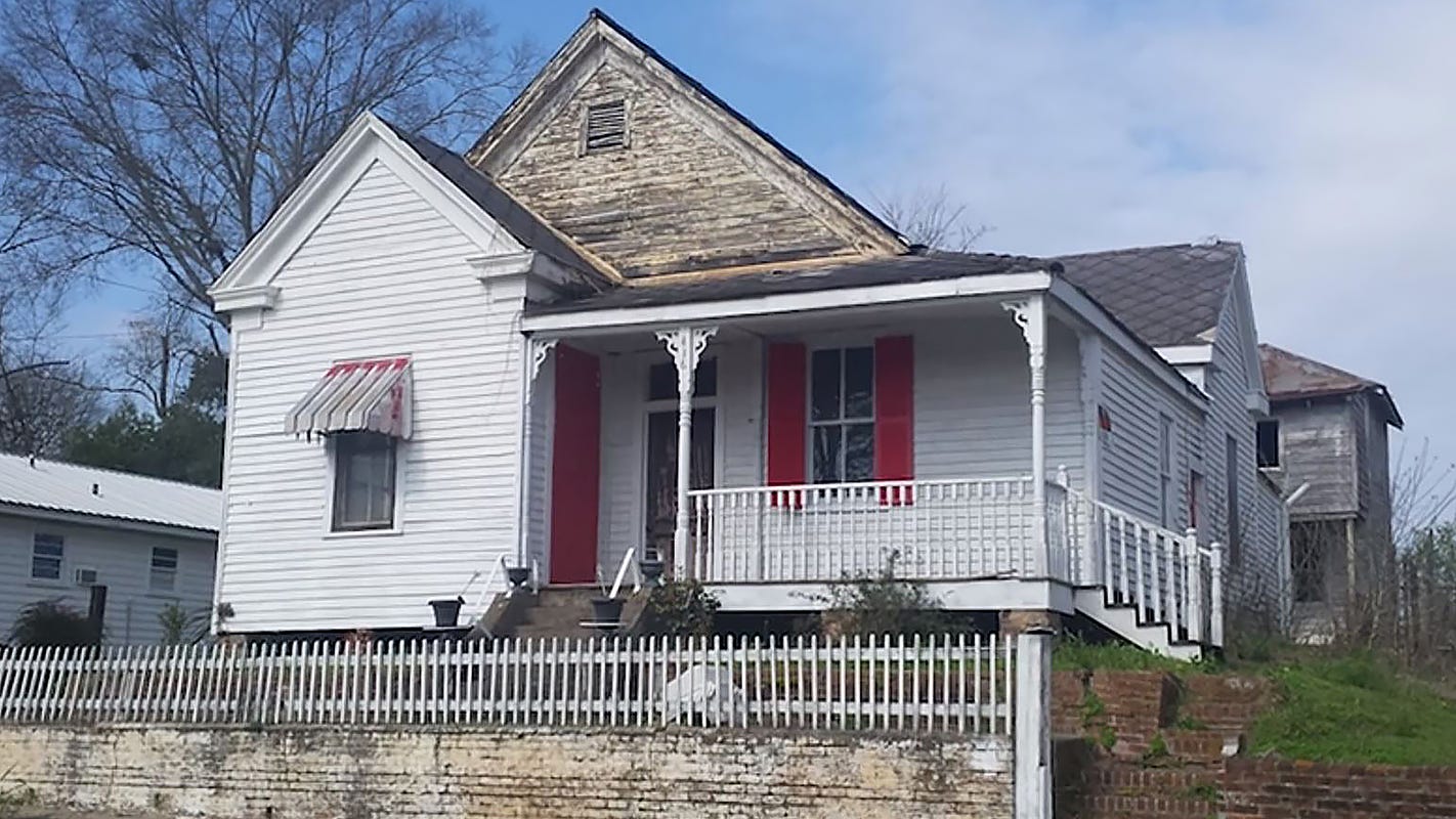 Natchez, Mississippi: Nellie Jackson ran a brothel until 1990