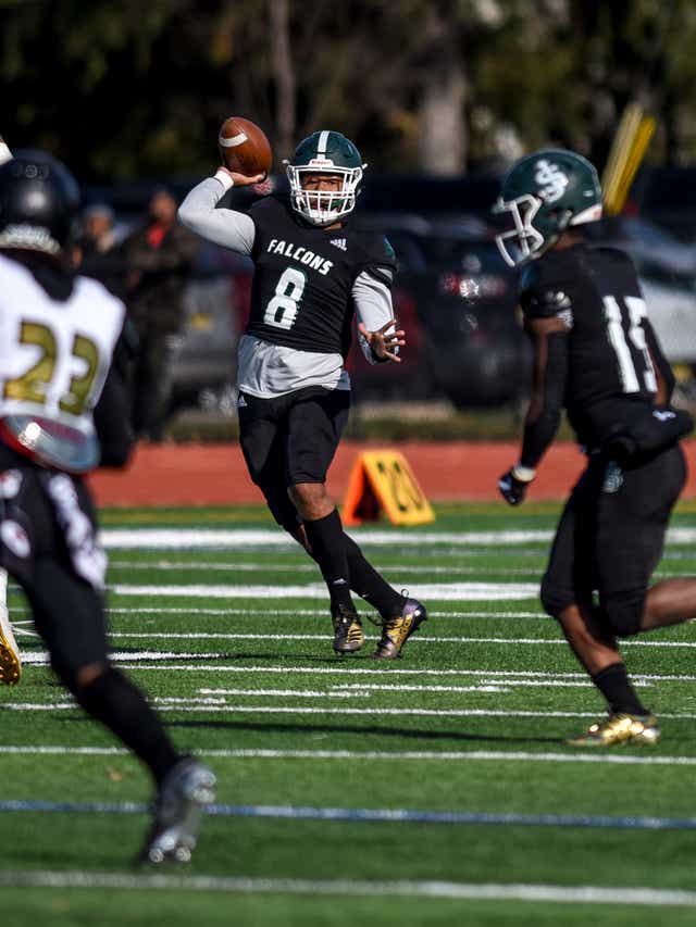 Nj Football Paramus Catholic Defeats St Joseph Of Metuchen