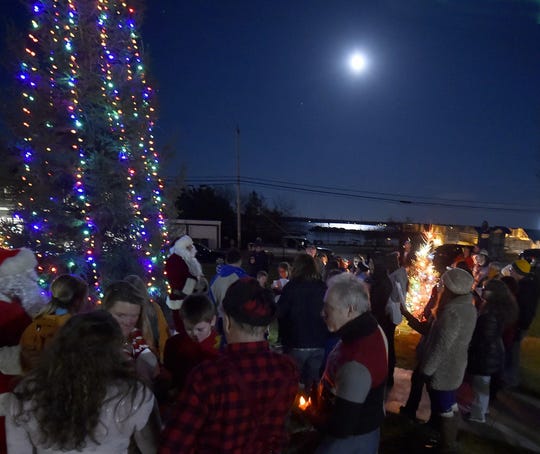 Door County Christmas A Guide To Its Holiday Tree Lighting