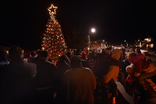 Door County Christmas A Guide To Its Holiday Tree Lighting