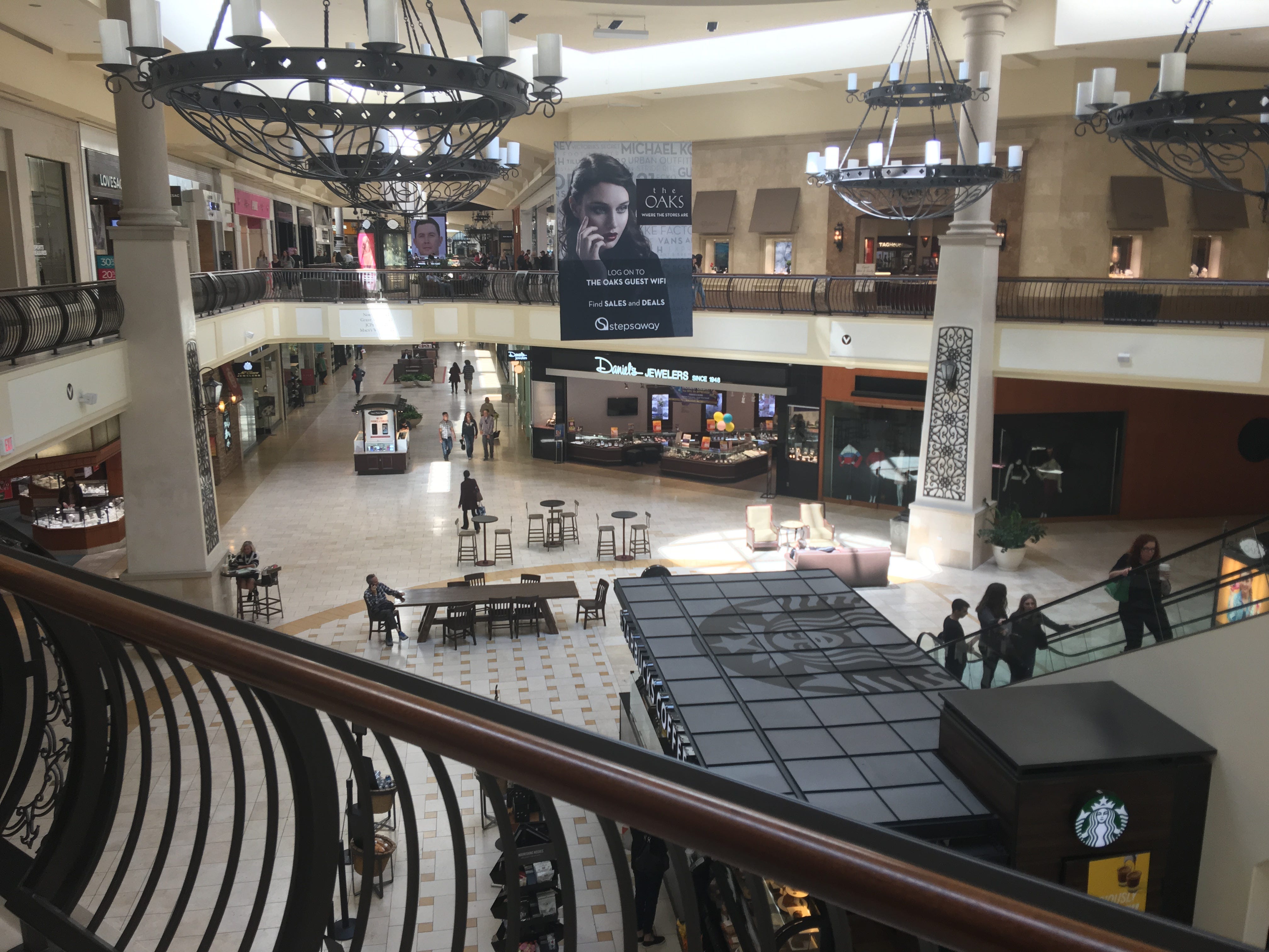 hollister thousand oaks mall