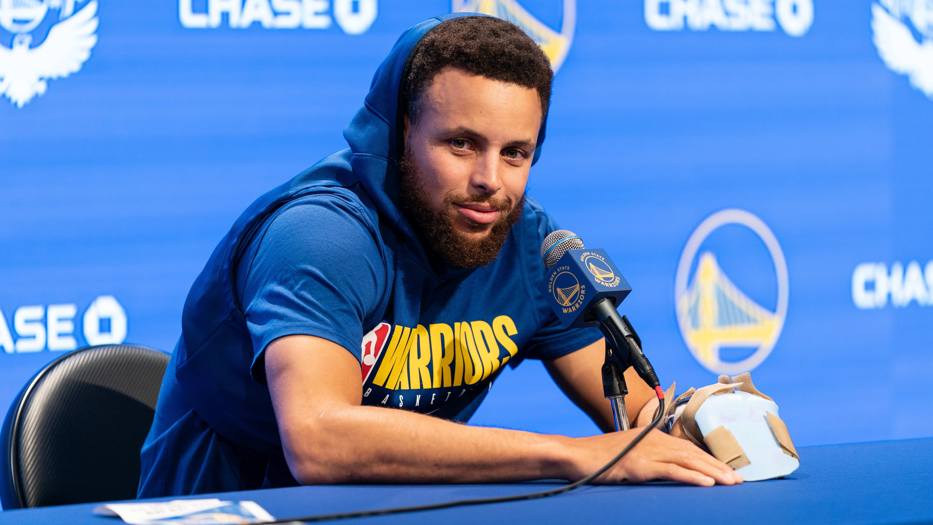 Stephen Curry gets Under Armour brand to compete with Jordan Brand