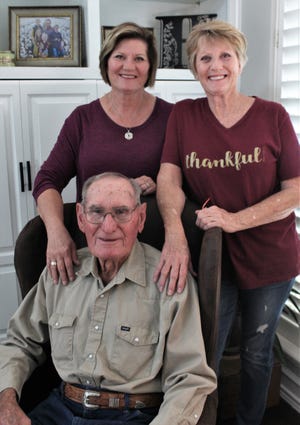 Robert Stephan, longtime Zion Lutheran Church member, with his daughters Jerrie Brown (left) and Netta Hart. Nov. 4 2019