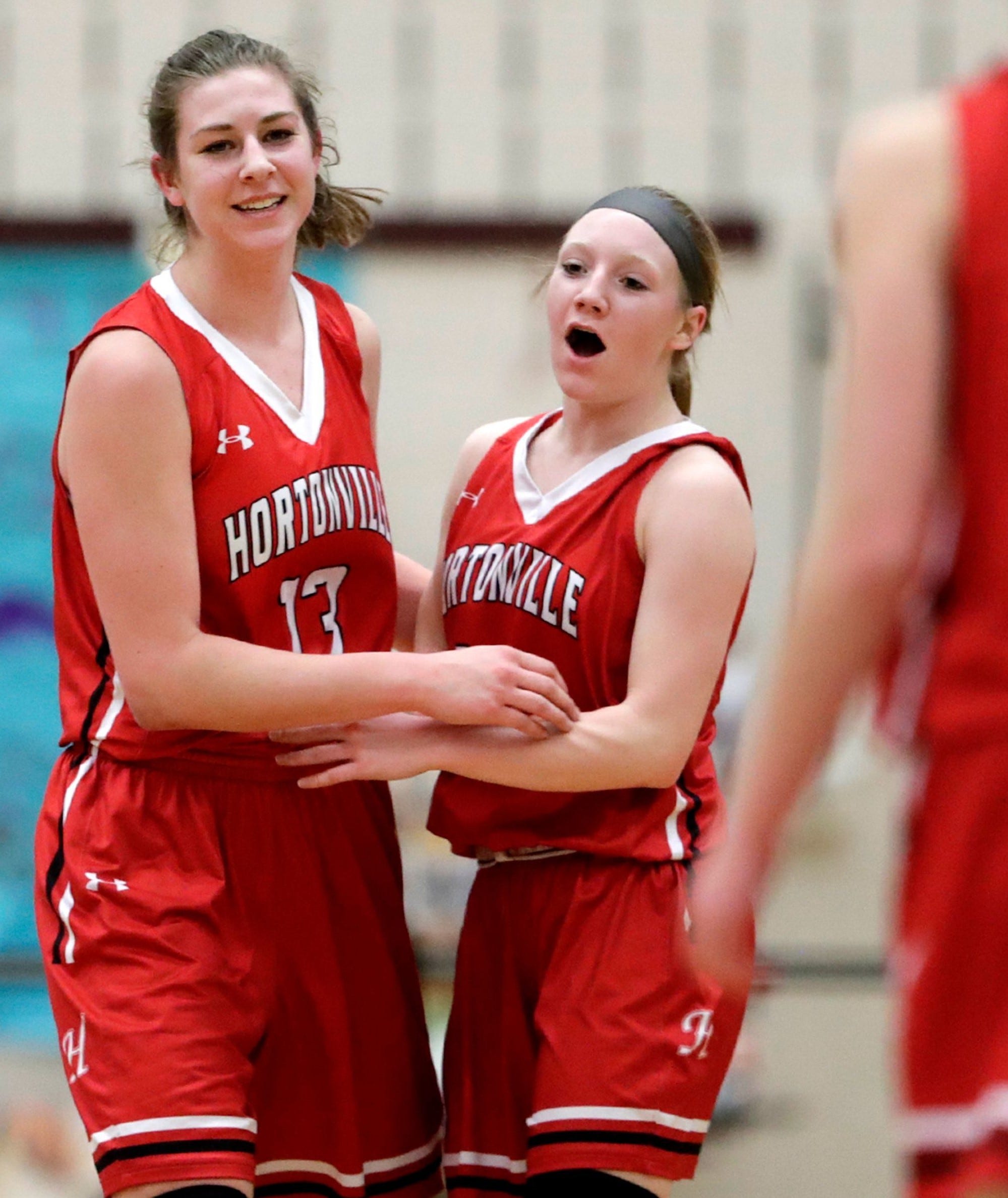 Hortonville Polar Bears Basketball Players Mcglone Draheim Sign