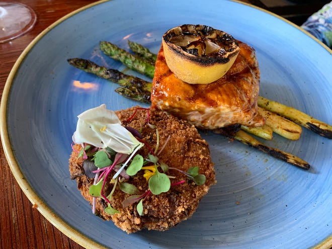 The Cobalt lunch special was perfectly prepared salmon, a delicious rice cake and grilled asparagus.