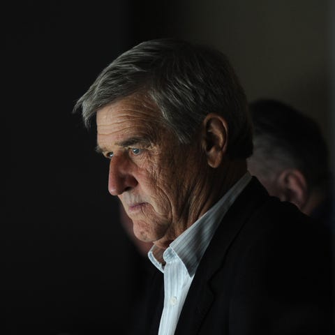 Bobby Orr, who's friends with Don Cherry, criticiz