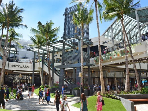 10 Great Malls That Are Tourist Destinations All On Their Own