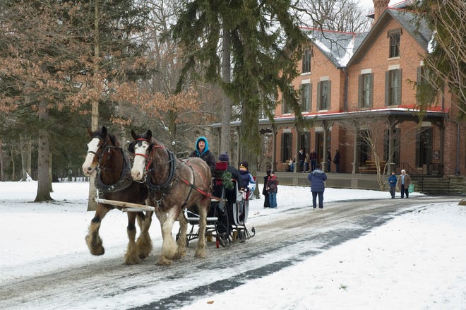 South Creek Clydesdales will offer horse-drawn sleigh and trolley rides.