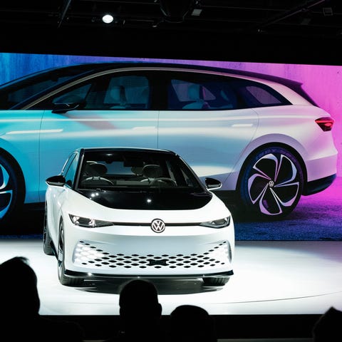 Klaus Bischoff, automotive designer and executive 