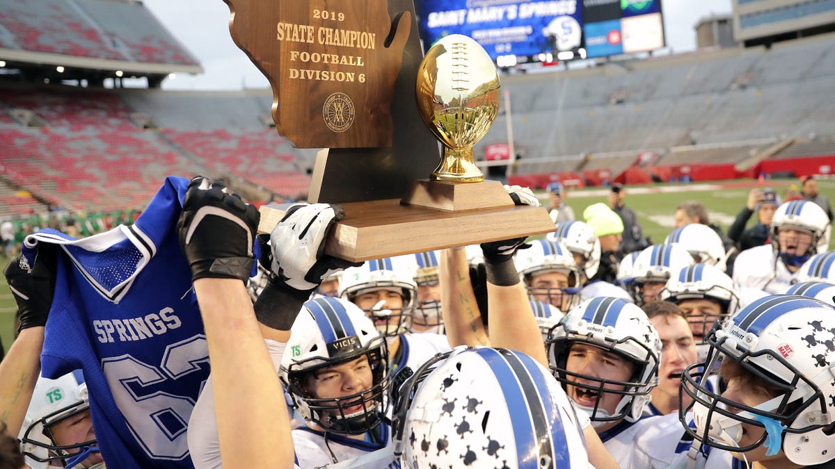 Wiaa State Football St Mary S Springs 7 Eau Claire Regis 0