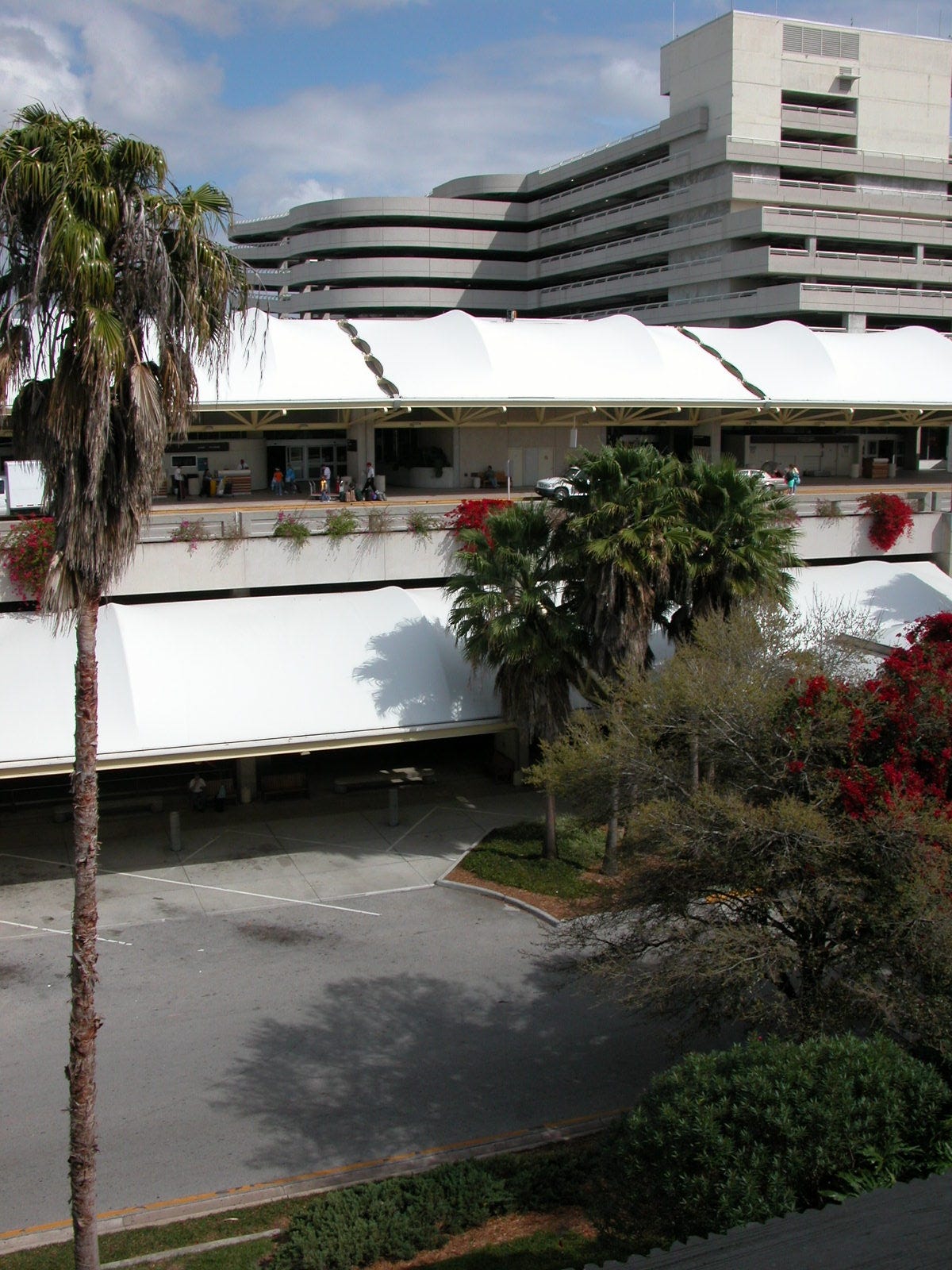 Orlando International Airport (MCO)  • Average wait time for U.S. passengers: 12.5 minutes  • Average maximum wait time: 36 minutes