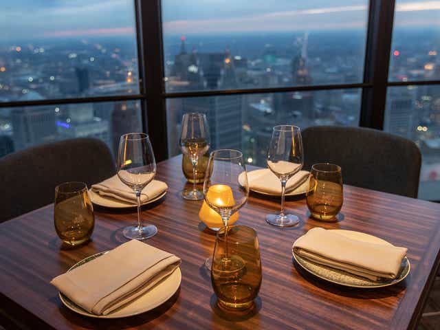 Highlands Steakhouse Restaurant Opens Atop Detroit Renaissance Center