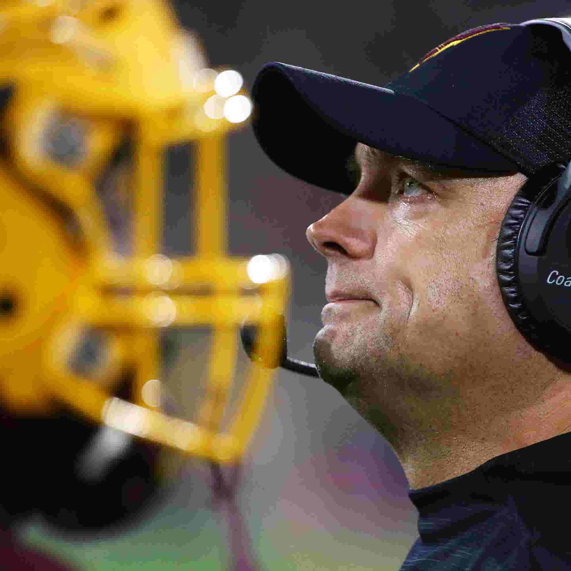 Asu Defensive Coordinator Danny Gonzales On Starting Game With 10 Players