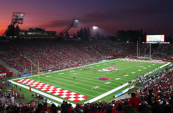 Nevada At Fresno State Live Wolf Pack Updates From Bulldog Stadium