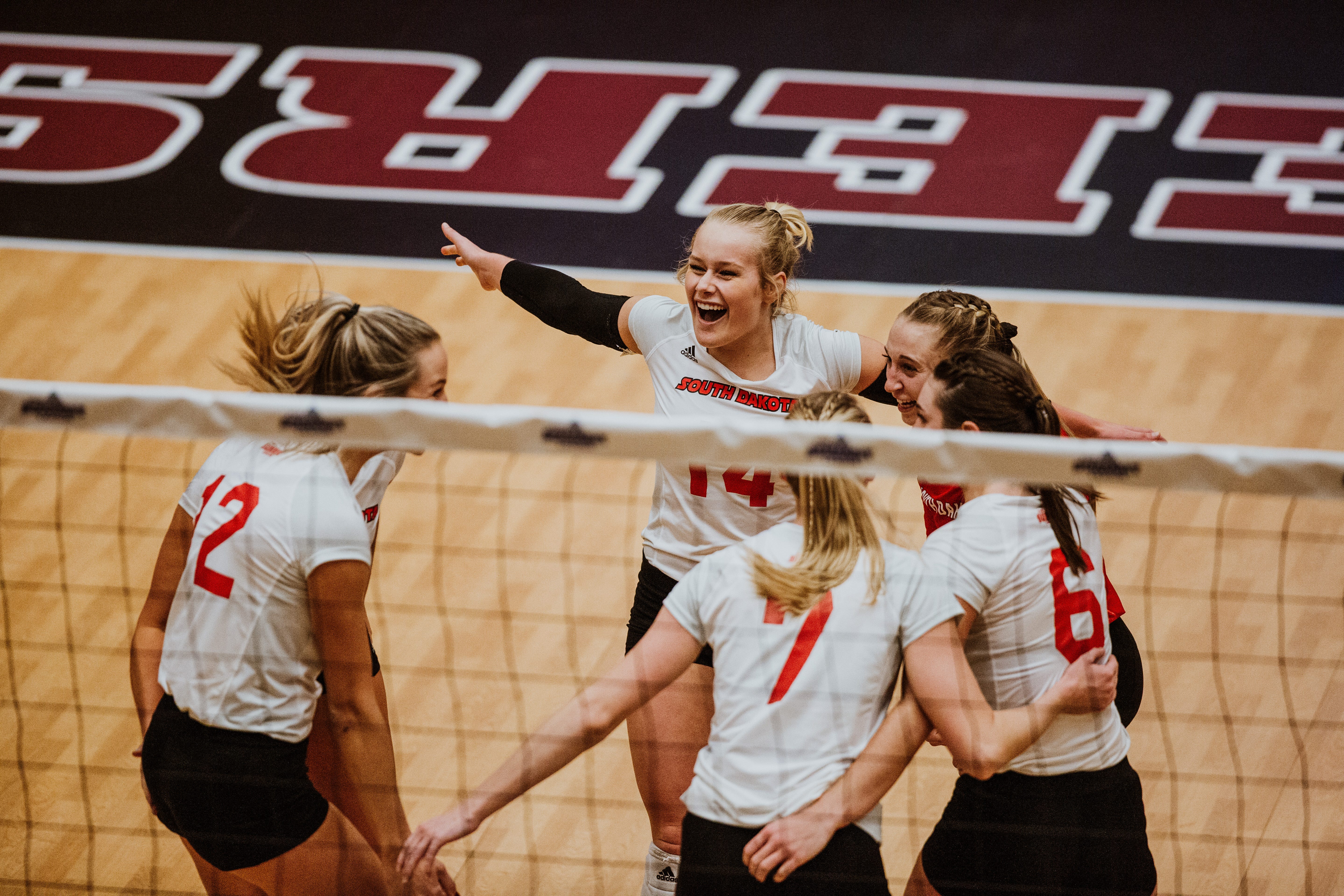 South Dakota Volleyball Coyotes Ranked No 42 In Latest Rpi Rankings