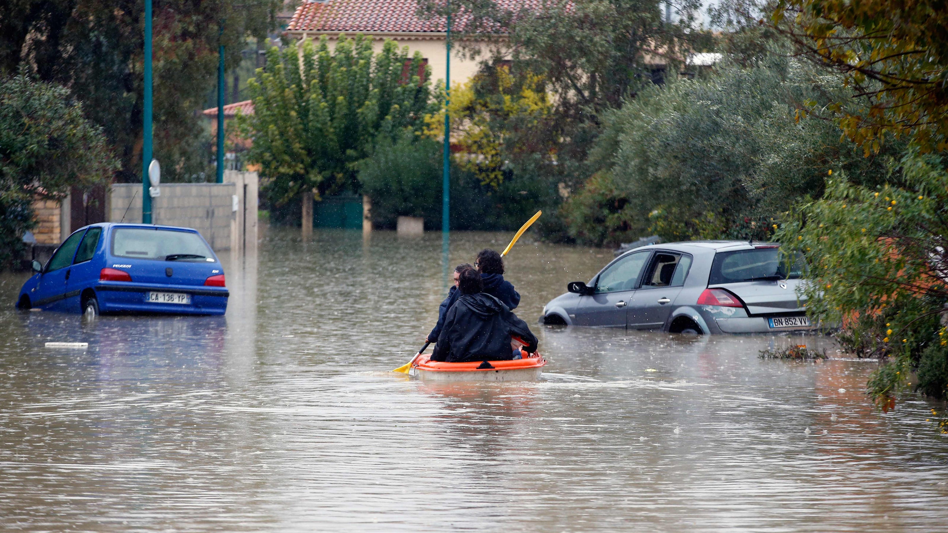 Был сильный ливень. Потоп во Франции. Наводнение дождь. Сильный потоп. Опасные наводнения.