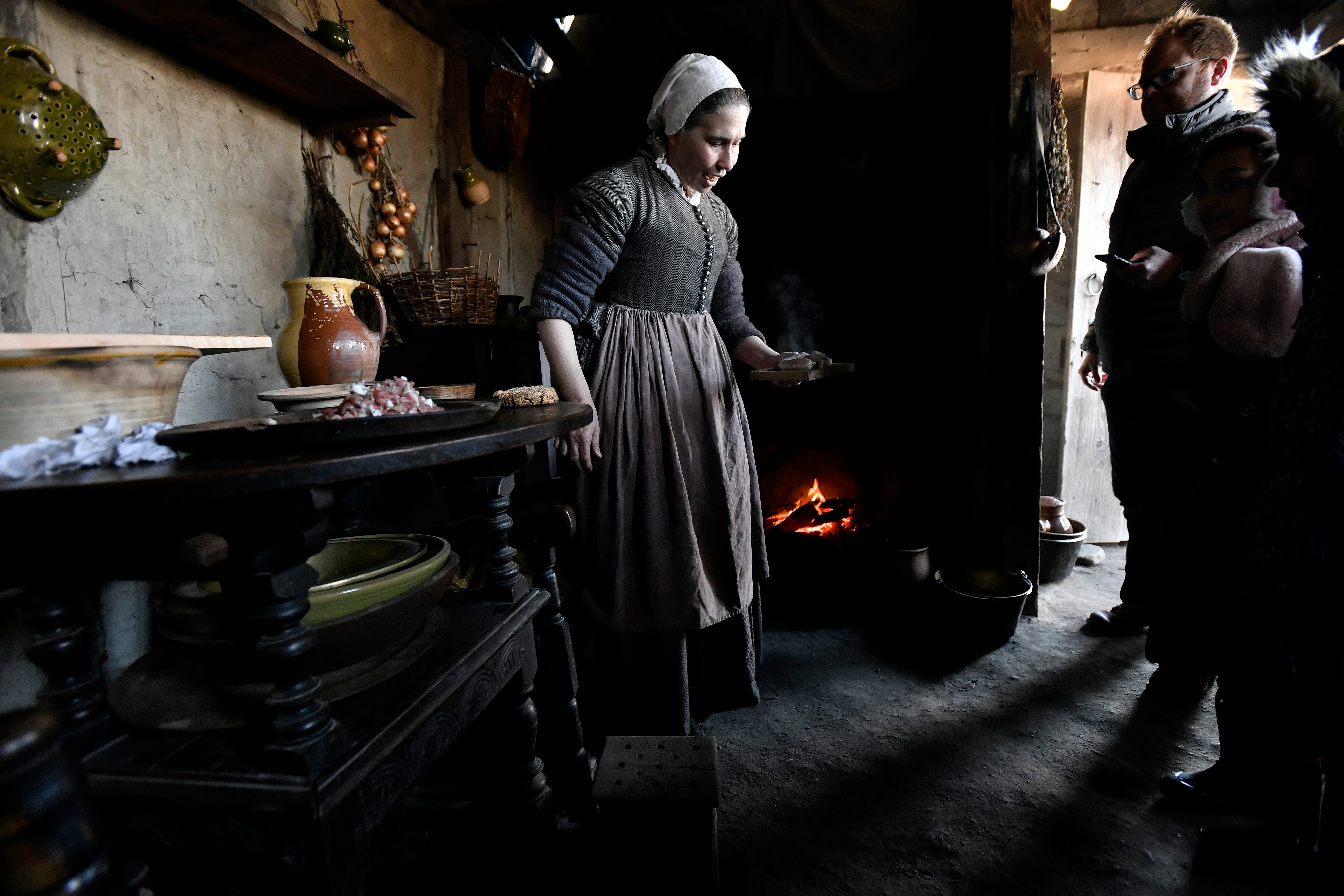 First Thanksgiving Native Americans Outnumbered Pilgrims In Plymouth