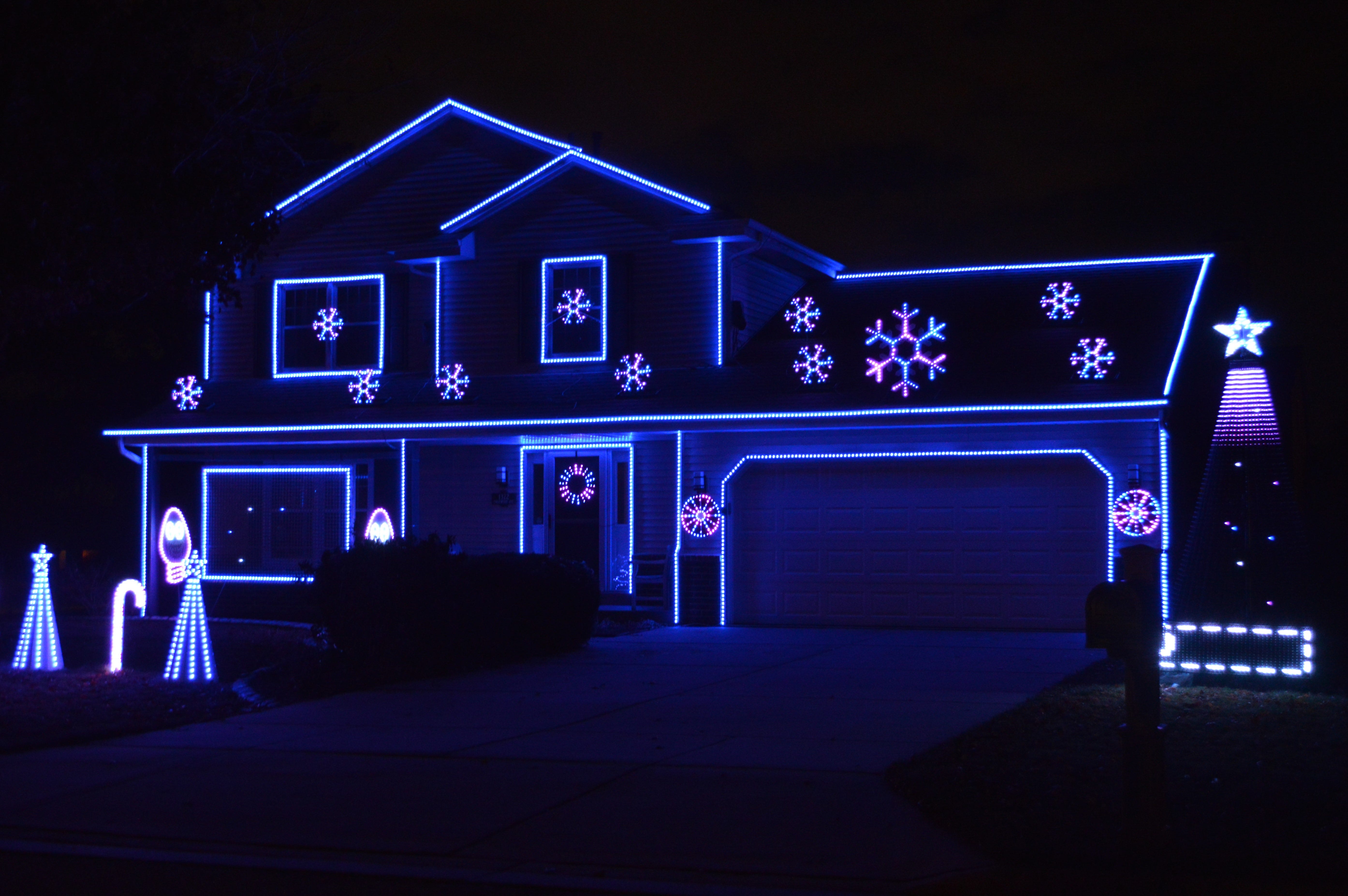 Christmas: South Milwaukee's Lights on takes year to create