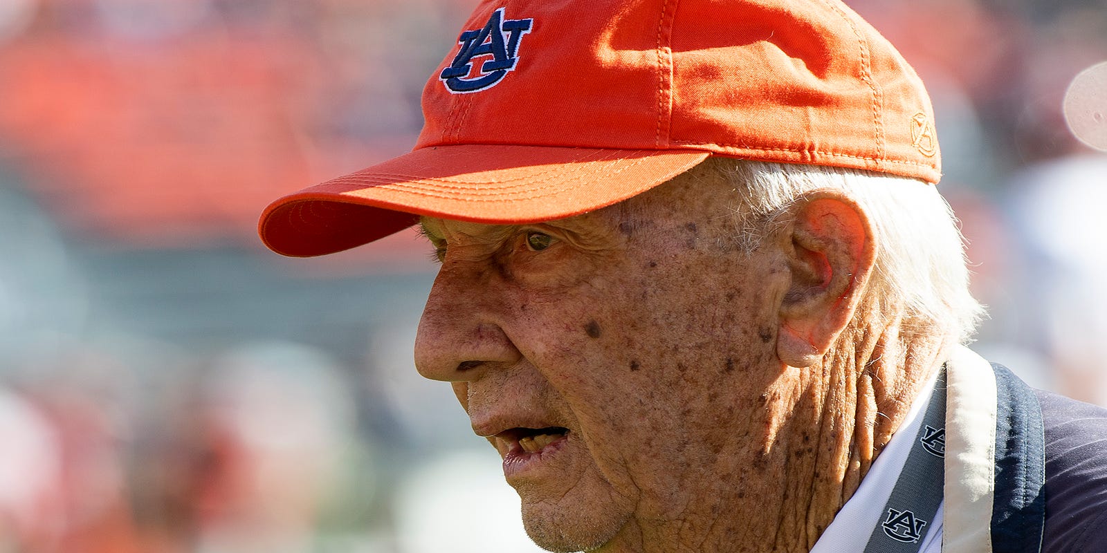 Legendary Auburn Coach Pat Dye Tests Positive For Covid 19 Is