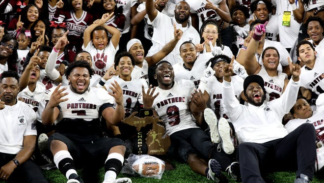 Michigan High School Football State Finals Grcc Stomps Country Day