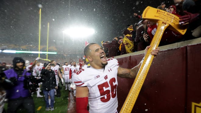 Wisconsin Beats Minnesota 38 17 To Reach Big Ten Championship Game