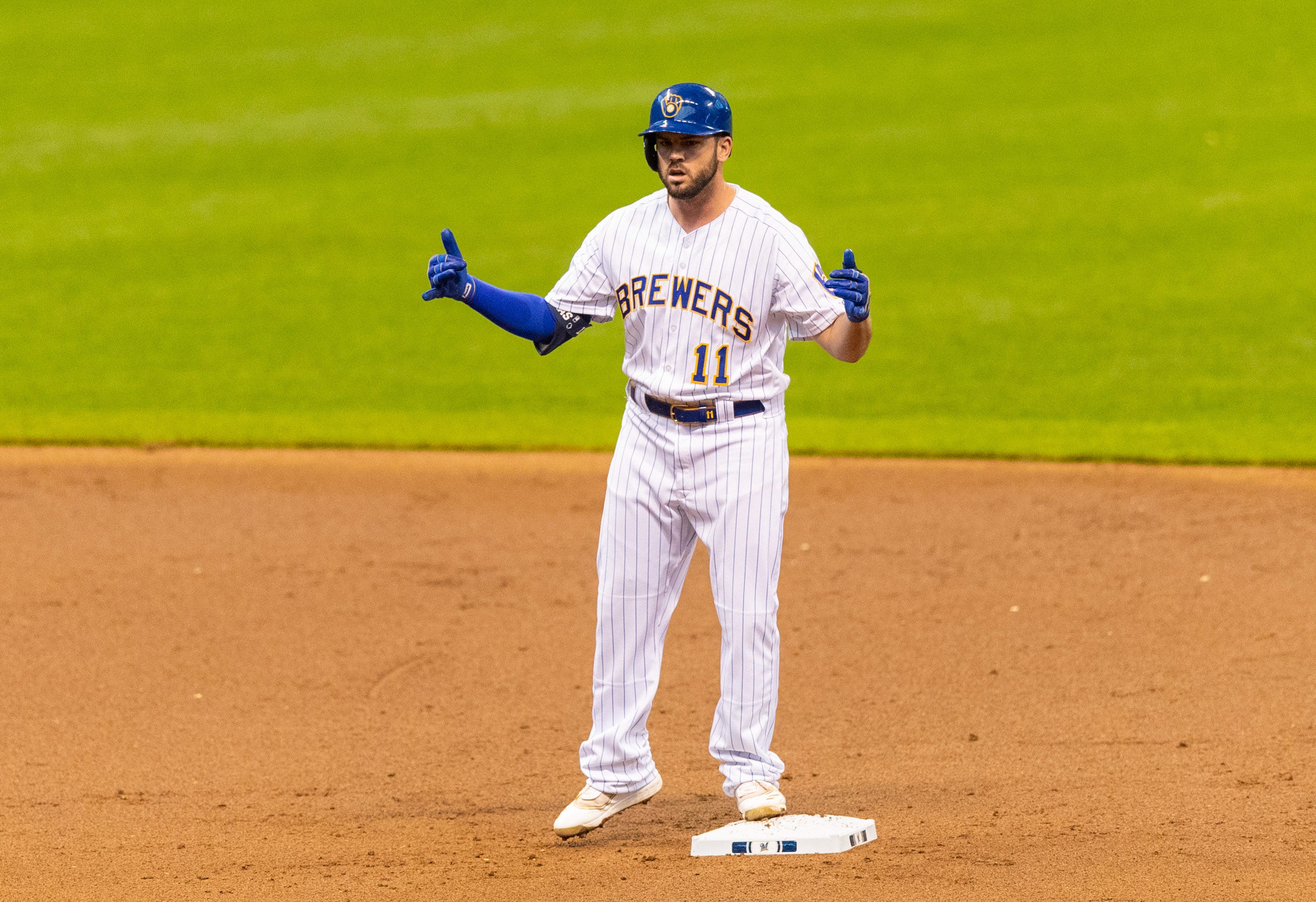 Mike Moustakas joining Cincinnati Reds on fouryear free agent deal