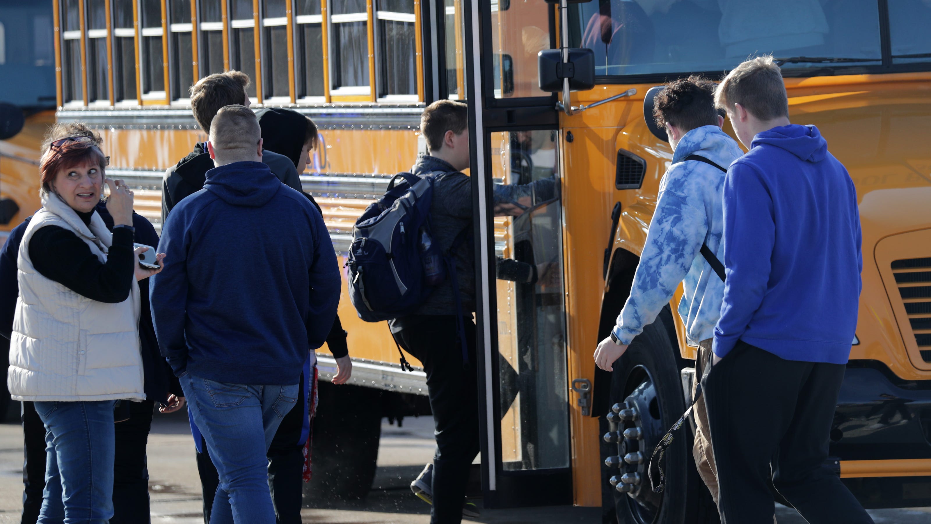 Winnebago County judge approves continued jail for Oshkosh West teen