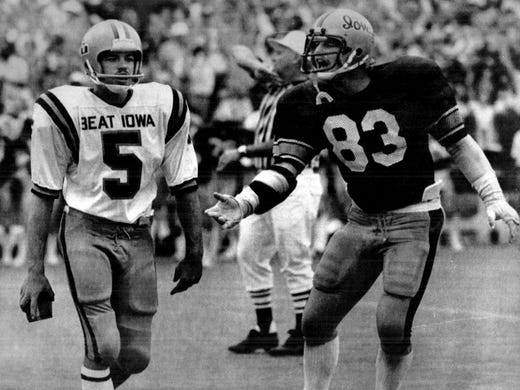 1977 Cy Hawk Football Iowa Beats Isu In 1st Game Of Rekindled Rivalry
