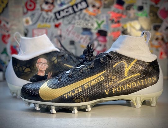 Lions Qb Blough Will Wear Cleats To Honor Purdue Superfan