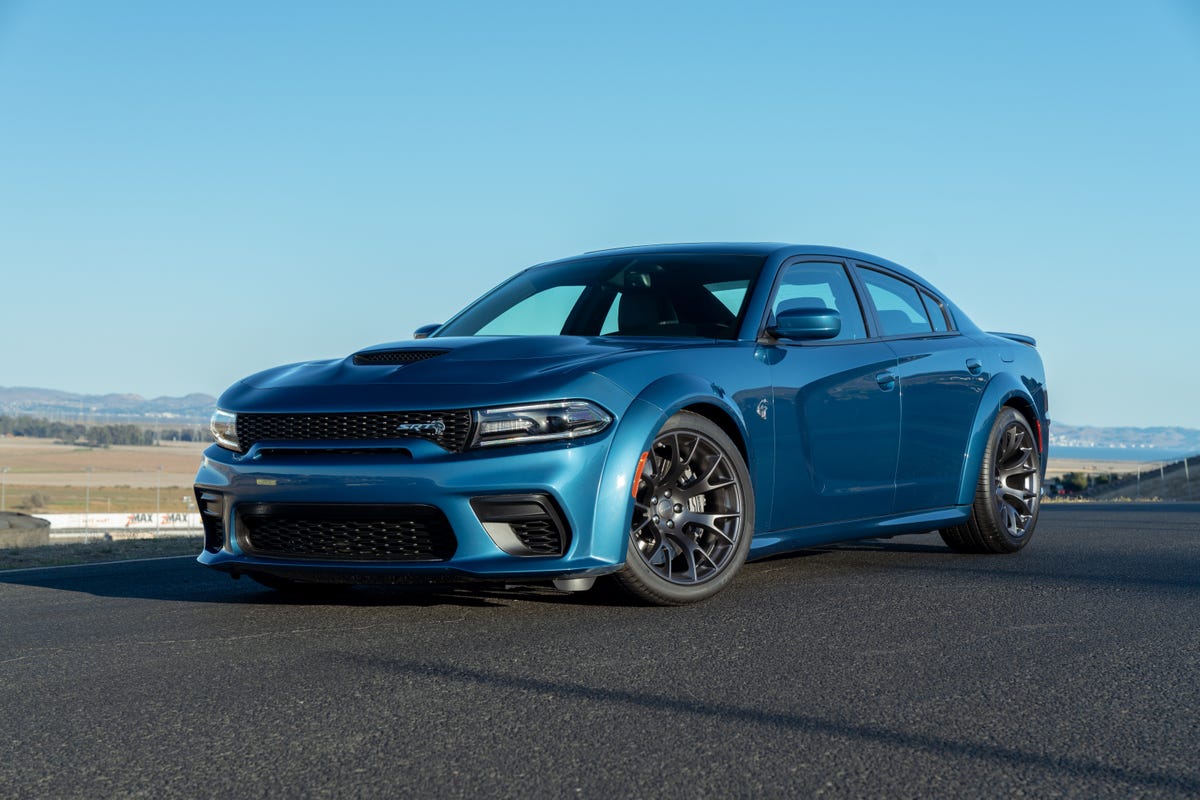 angre Bore Pris The 2020 Dodge Charger Hellcat and Scat Pack are examples of the  automaker's massed-produced performance cars.